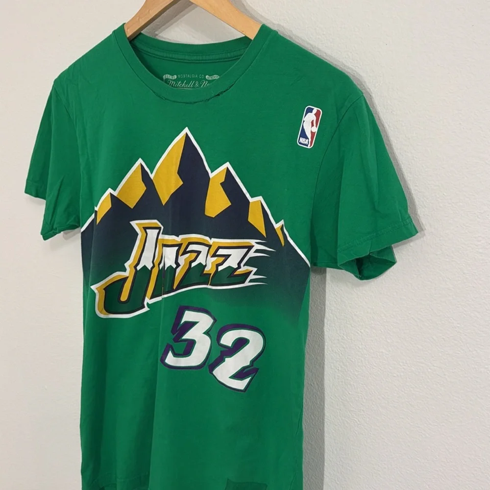 VINTAGE Utah Jazz Malone T-shirt Round Neck, Shortsleeved Size Small - Picture 2 of 6